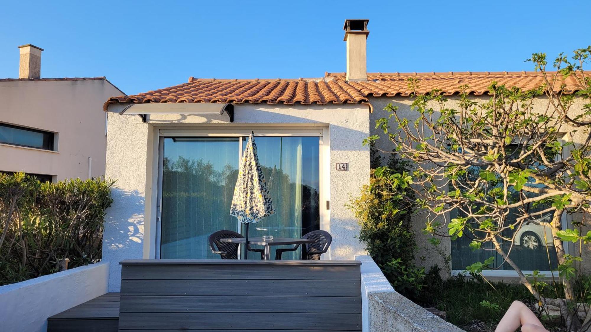 Vila Meze Avec Vue Face A L'Etang Exteriér fotografie